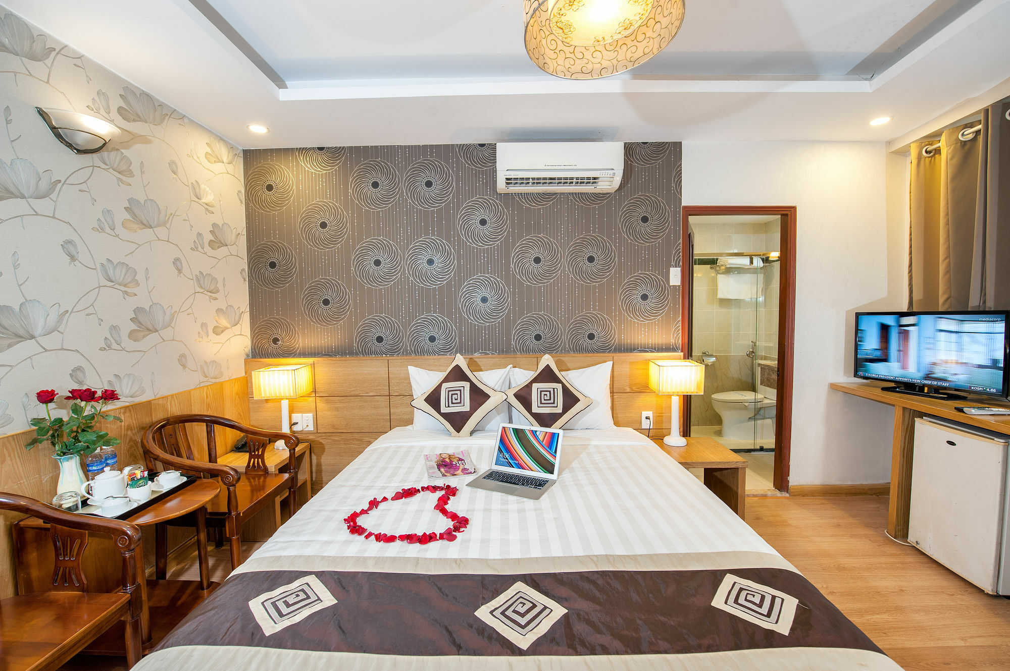 Paris Gold Hotel Ho Chi Minh City Exterior photo